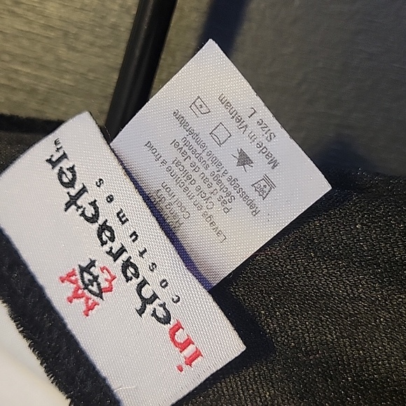 Red Riding Hood Costume - Picture 8 of 9